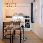 Unique 3 Bed House In Old Lille! Apartament