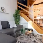 Unique 3 Bed House In Old Lille! ليل