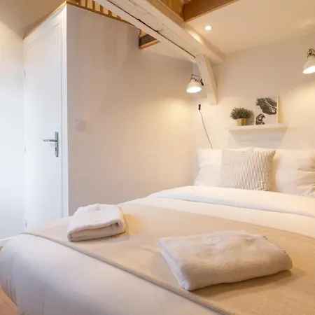 Unique 3 Bed House In Old Lille!